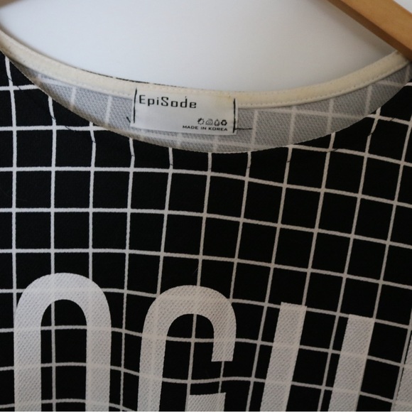 Vogue T-Shirt - Picture 2 of 2